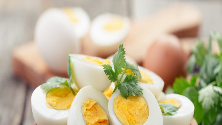 Why do doctors recommend eating Egg whites daily but not the yellow? Why do doctors recommend eating Egg whites daily but not the yellow?
