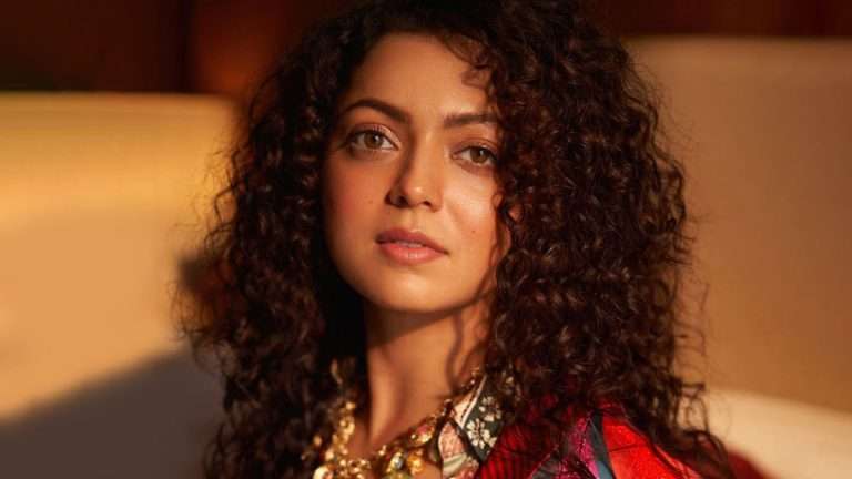 Choose the perfect oil for your curly hair , complete guide